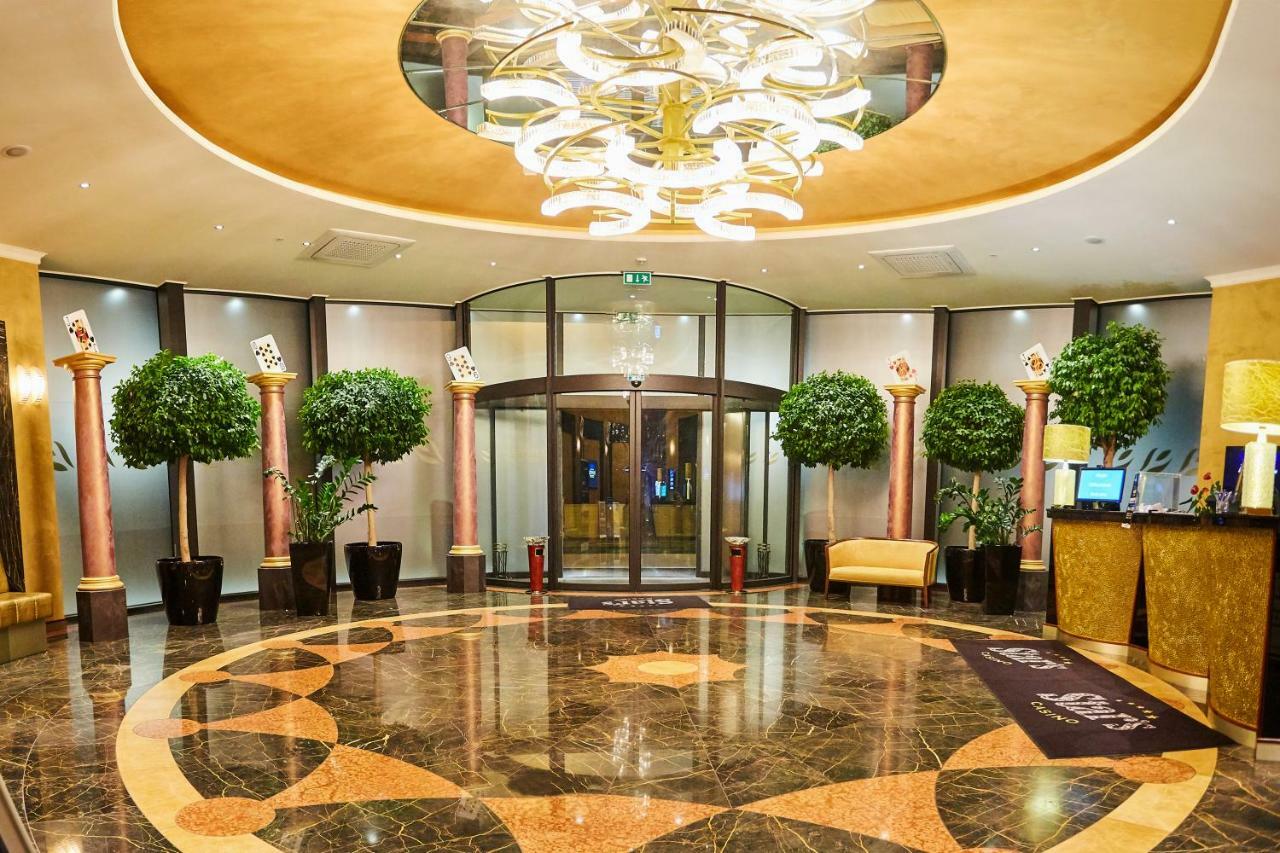 Casino&Hotel Admiral Alzbetin Železná Ruda Exterior foto
